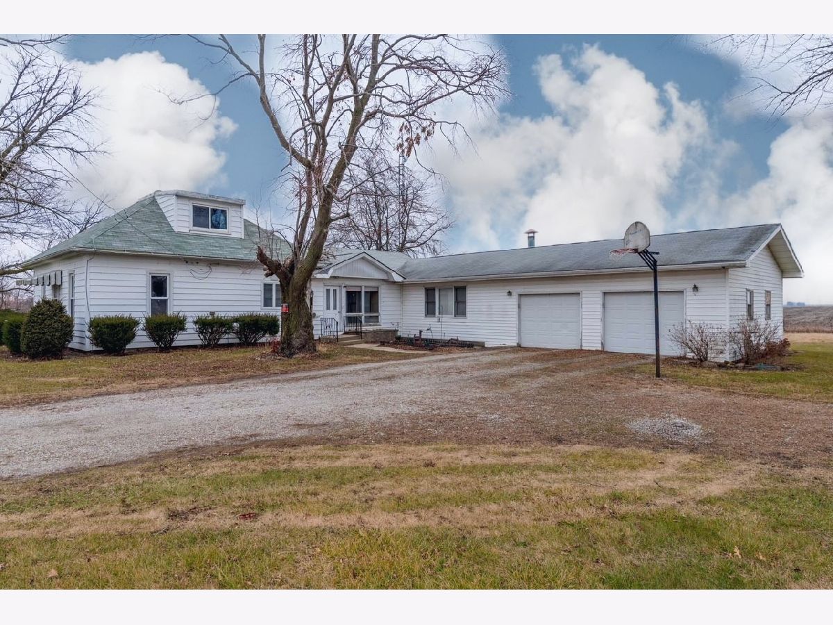  Sold Long Point Illinois, 25098 300 East
