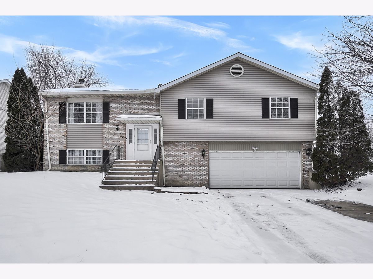 Homes Sold Cherrywood East Bolingbrook Illinois, 209 Green Mountain