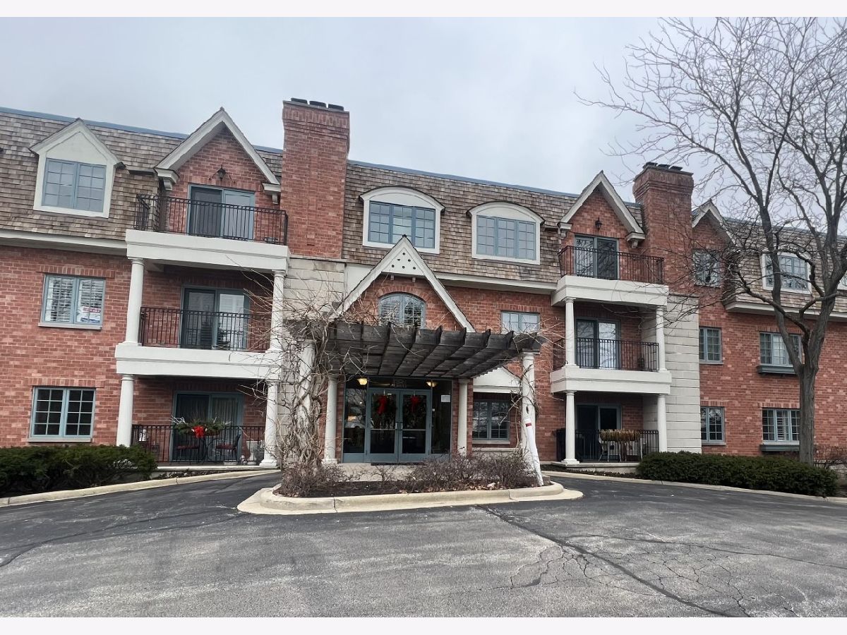 Condominiums Sold Laurel Place Lake Forest Illinois, 151 Laurel