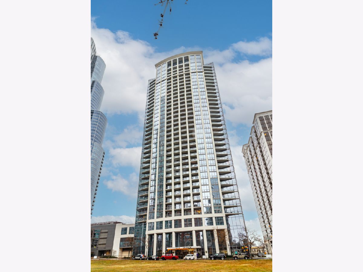 Condominiums Rented 1400 Museum Park Chicago Illinois, 1235 Prairie