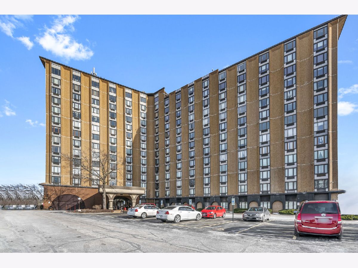 Condominiums Sold Renaissance Towers Palatine Illinois, 1 Renaissance