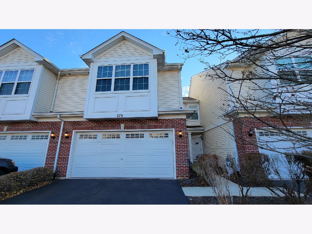 Townhomes & Condos Rented Creekside Romeoville Illinois, 278 Oak Creek