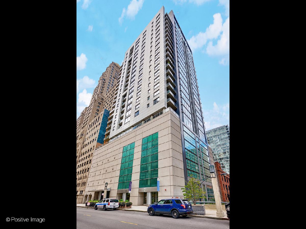 Condominiums Sold Avenue East Chicago Illinois, 160 Illinois
