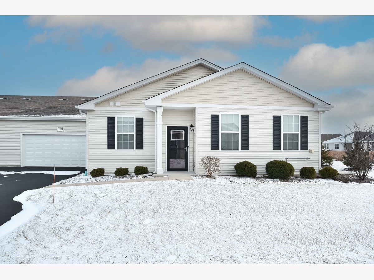 Carillon At Cambridge Lakes Pingree Grove IL, Townhomes & Homes For