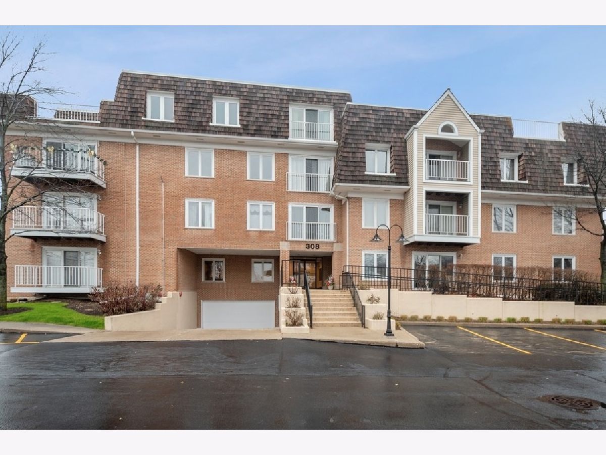 Condos & Townhomes Sold Northfield Village Center Condo Northfield Illinois, 308 Happ