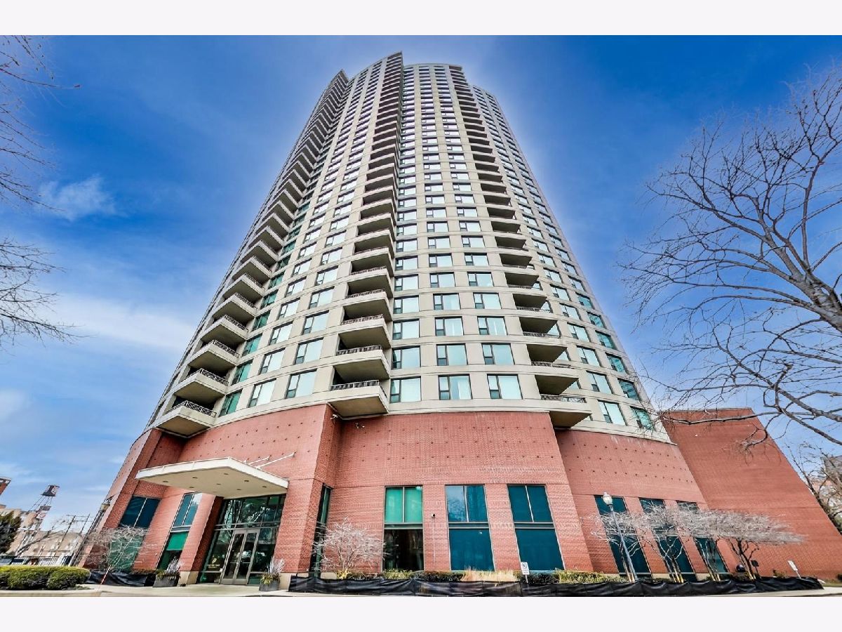 Condominiums Rented Kinzie Park Tower Chicago Illinois, 501 Clinton