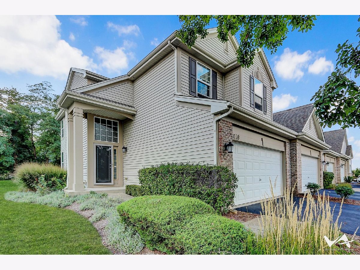 Townhomes & Condos & Homes Sold Fox Highlands Yorkville Illinois, 2039 Muirfield