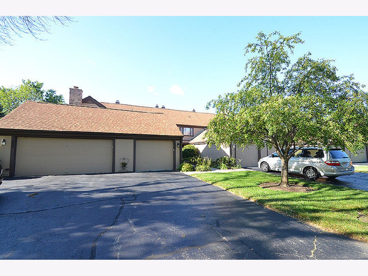 Townhomes & Homes Rented Crossings Buffalo Grove Illinois, 1426 Fairfax