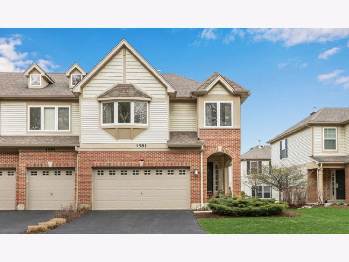 Townhomes Rented Hickory Woods Mundelein Illinois, 1581 Pauline