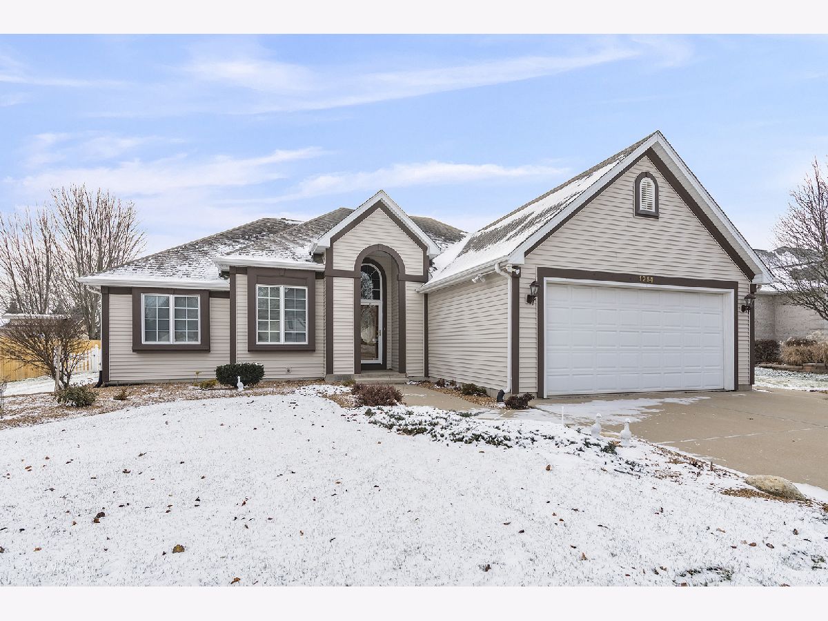 Homes Sold Vintage Shorewood Illinois, 1214 Chartwell Trace