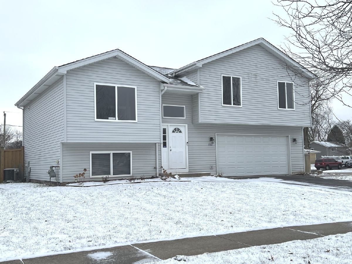 Homes Sold Park Hill Joliet Illinois, 2204 Basswood