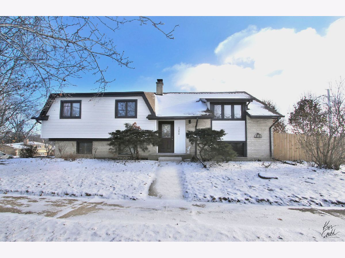 Homes Sold Moser Highlands Naperville Illinois, 1244 Modaff