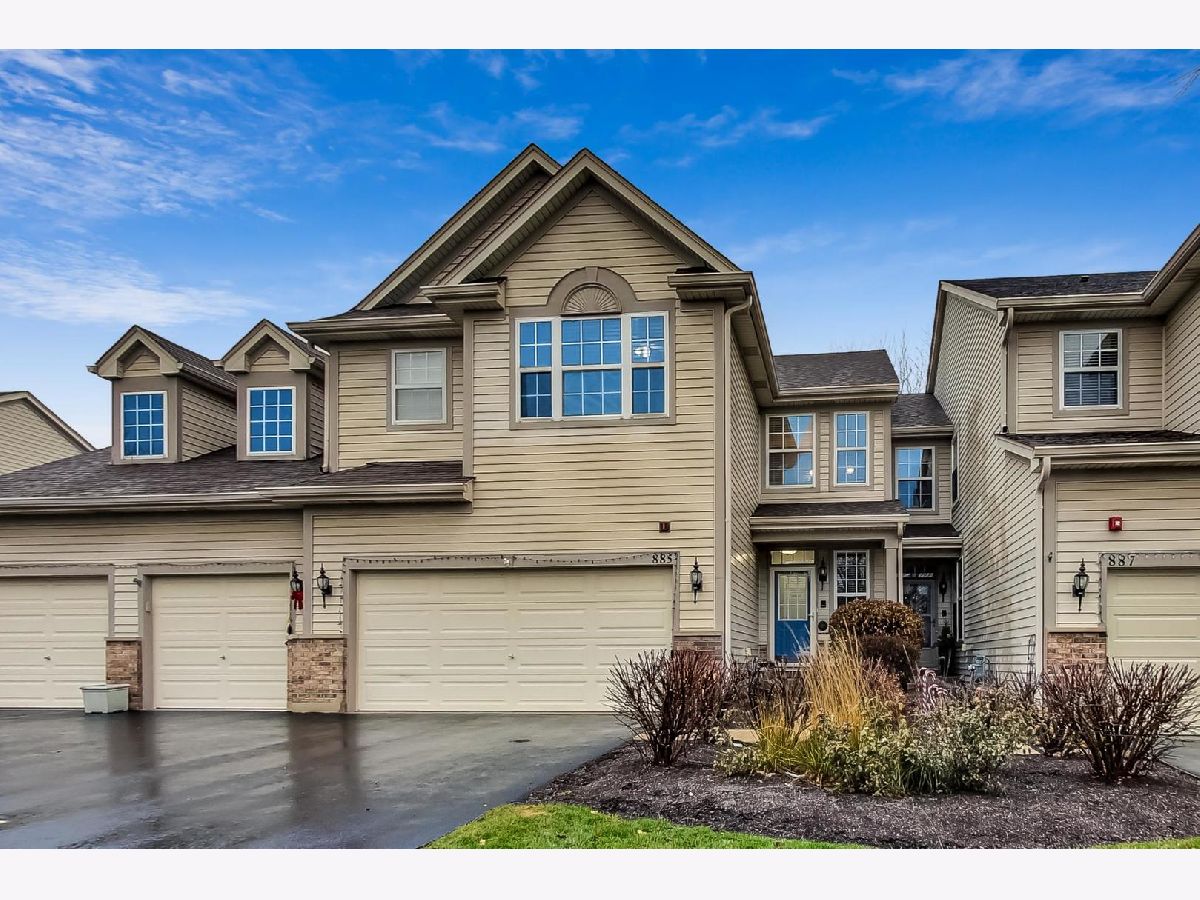 Homes & Townhomes & Condos Sold Wicklow Village Lake Zurich Illinois, 885 March