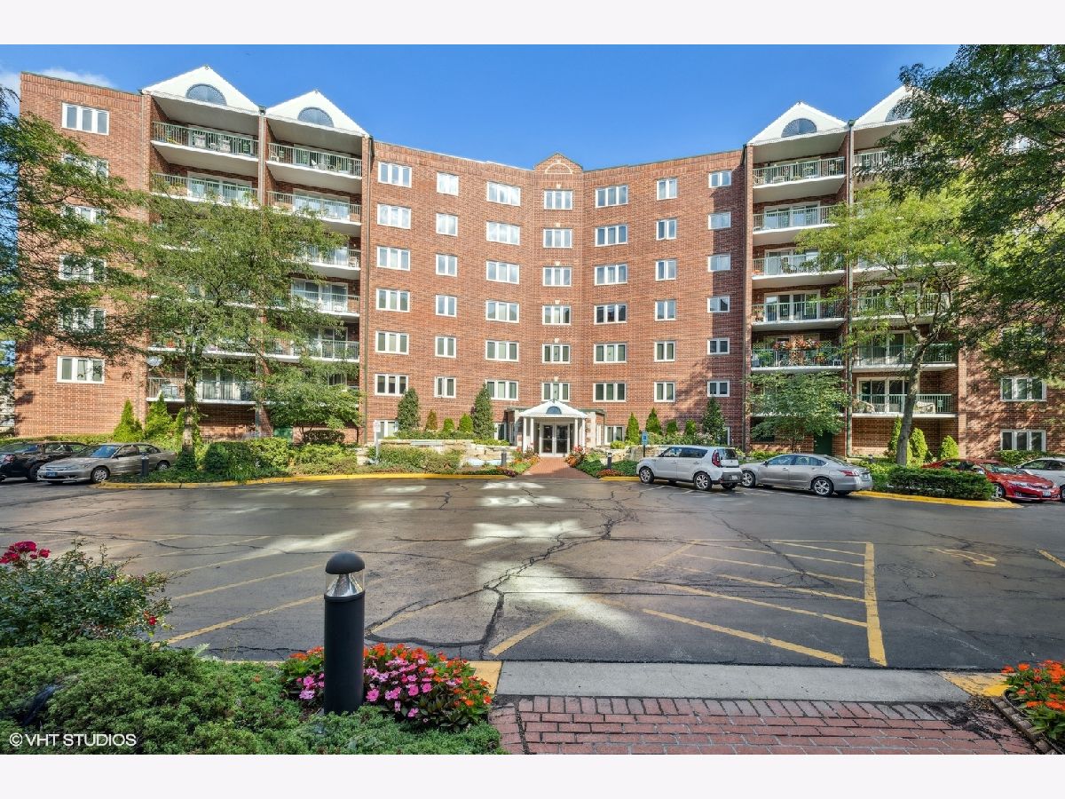 Condominiums & Homes Sold Cascades Of Norridge Norridge Illinois, 8540 Foster