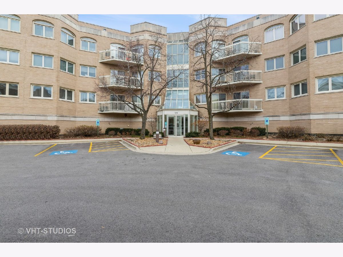 Condominiums & Homes Sold Manchester Green Buffalo Grove Illinois, 170 Manchester