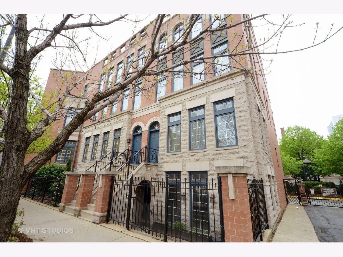 Townhomes & Condos Rented Tuxedo Park Chicago Illinois, 708 Orleans