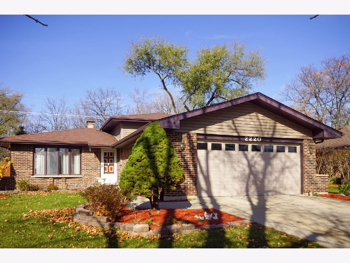 Homes Sold Farmingdale Ridge Darien Illinois, 2220 Hamilton