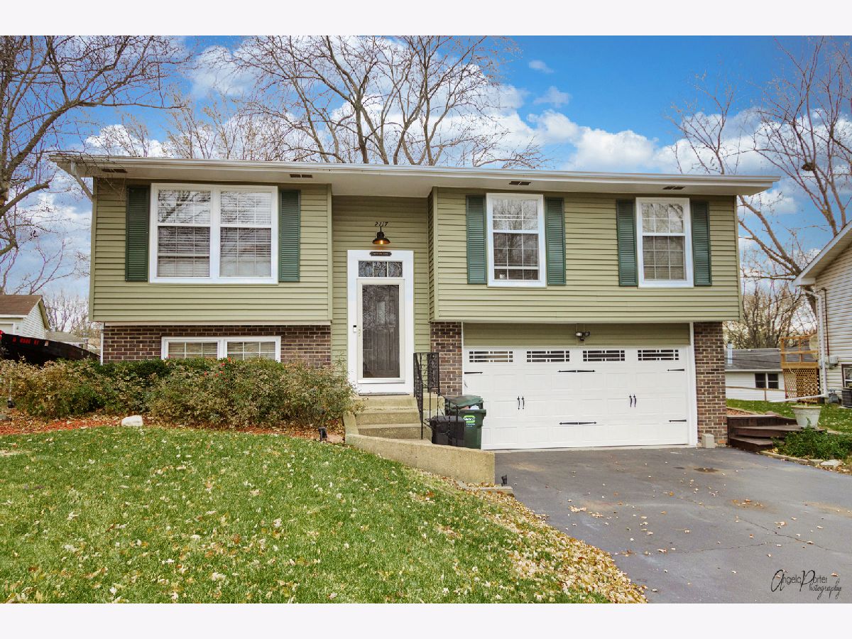 Homes Rented Venetian Village Lindenhurst Illinois, 2117 Witchwood