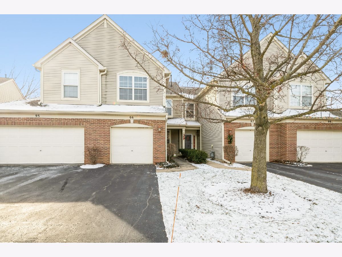 Townhomes & Homes Rented Briargate Grayslake Illinois, 95 Keeneland