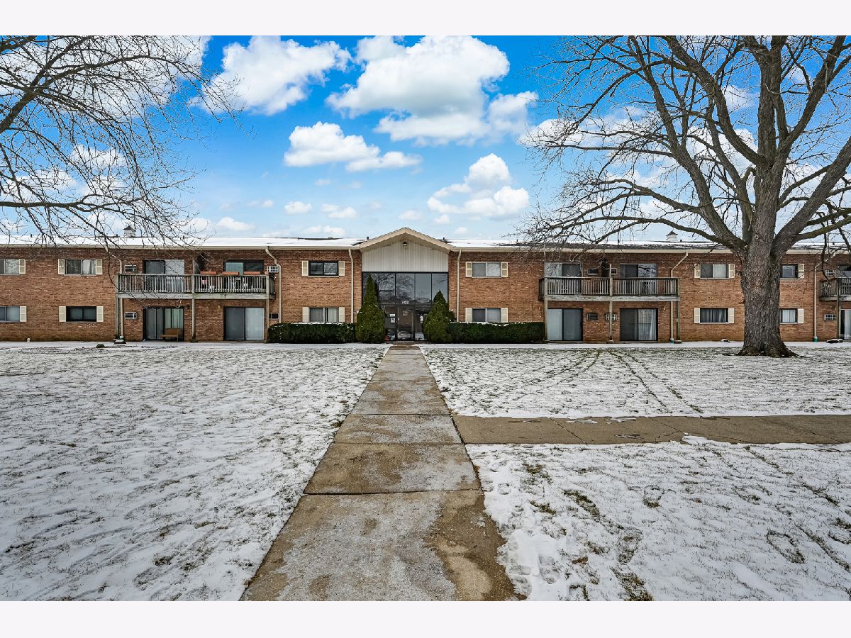 Condominiums Sold Brookdale At Darien Condominiums Darien Illinois, 7422 Brookdale