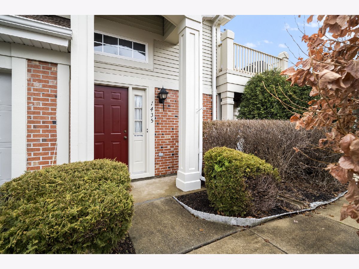 Townhomes & Homes Sold Concord Mills Palatine Illinois, 1435 Waterbury