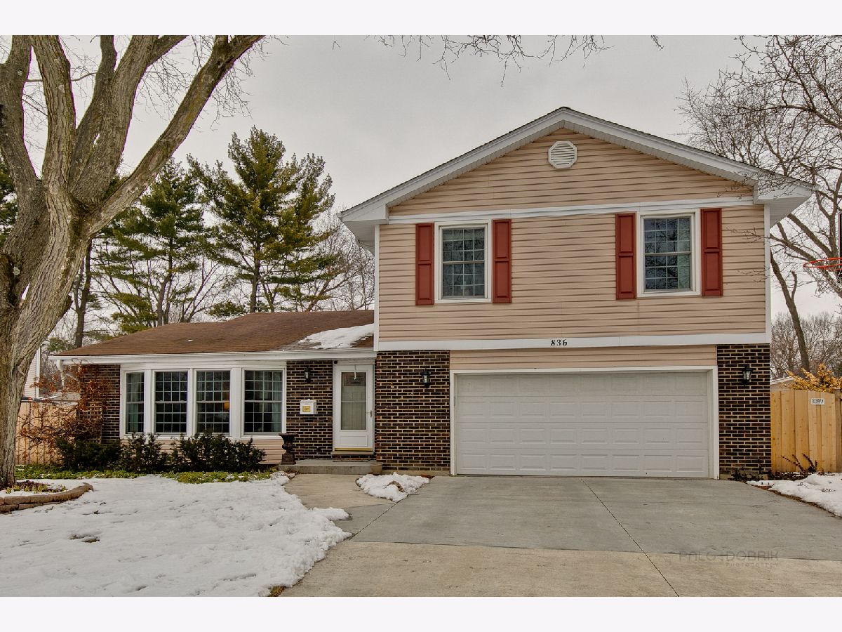 Homes & Condos & Townhomes Sold Cambridge Libertyville Illinois, 836 Pembrooke