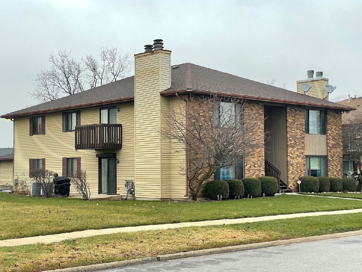 Condos & Townhomes Sold Park Place South Elgin Illinois, 1118 Manchester