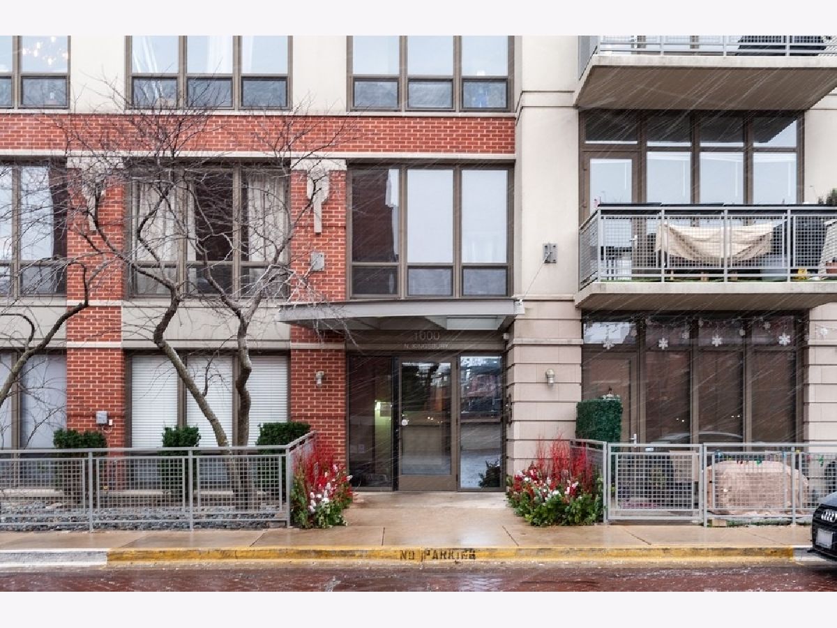 Townhomes & Condos For Rent River Village Chicago Illinois, 1000 Kingsbury