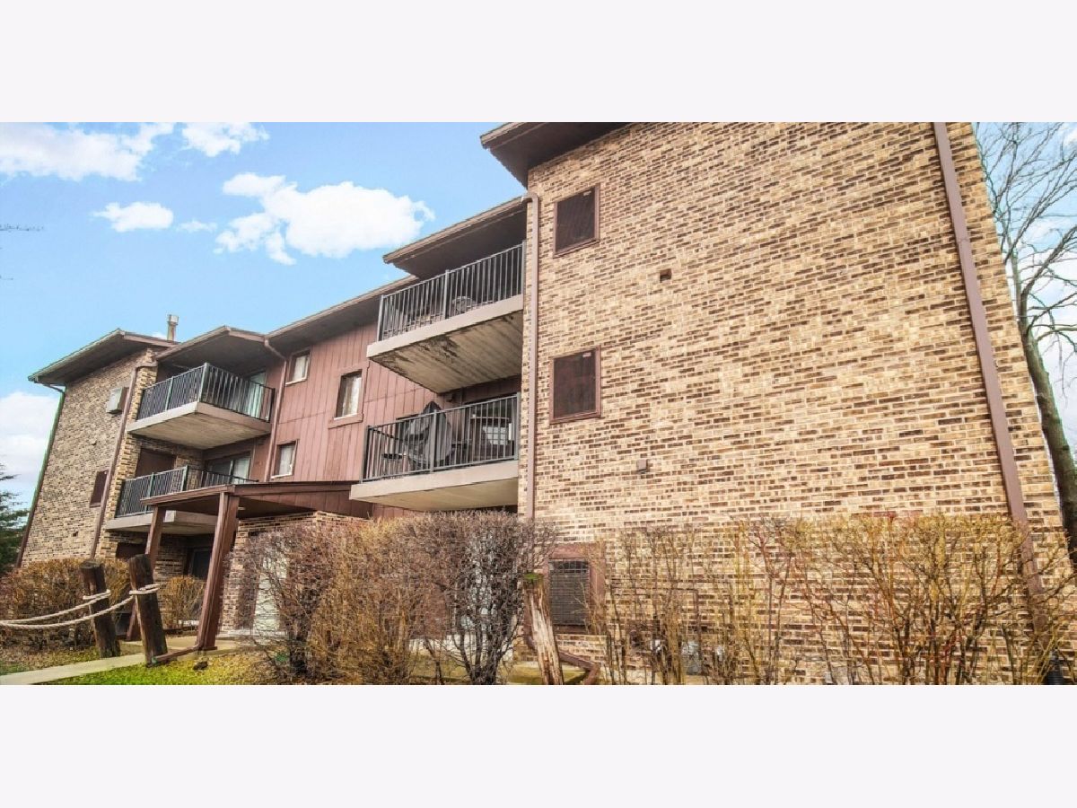 Condominiums Sold Piers Westmont Illinois, 68 64th