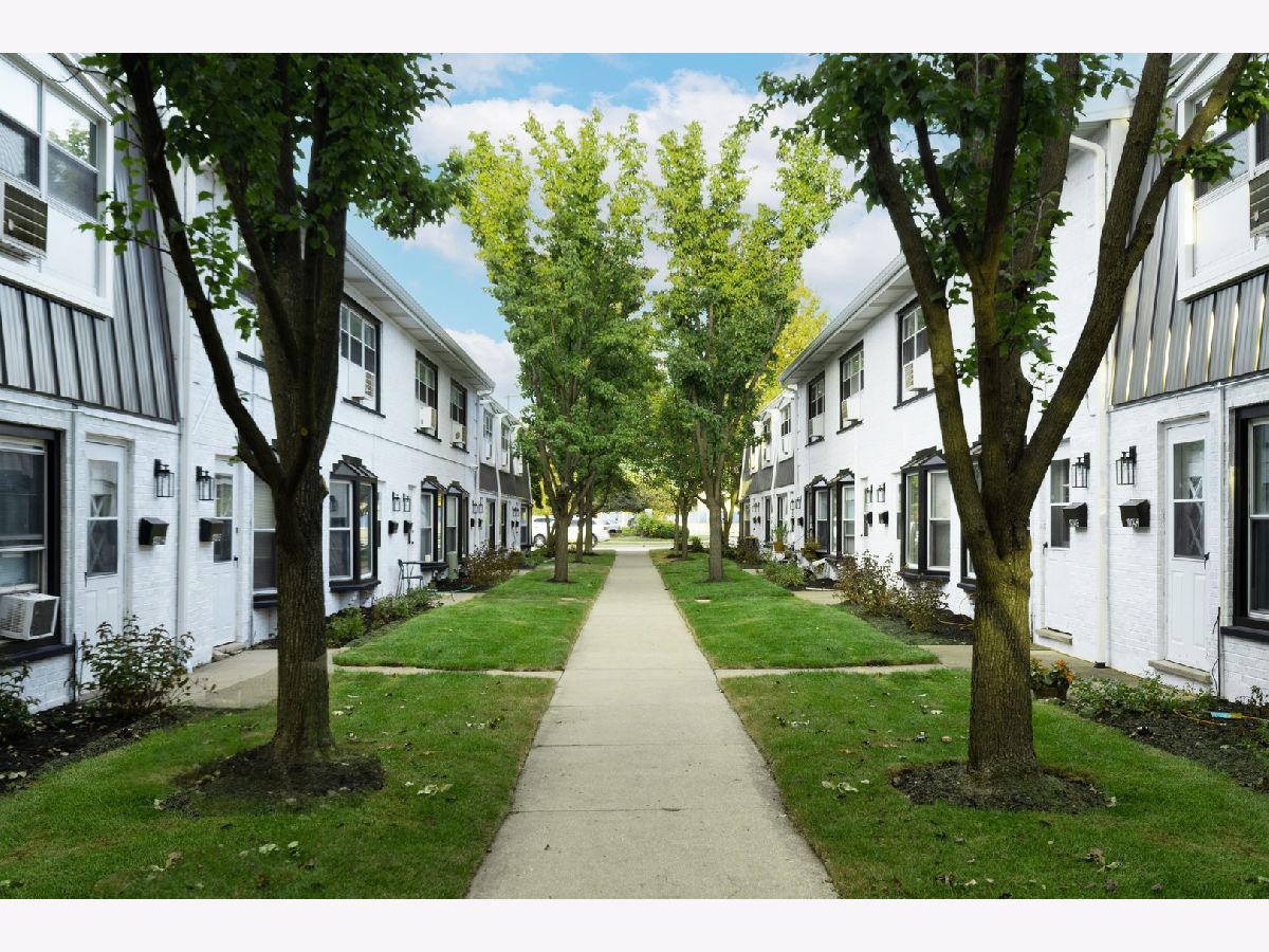 Subdivision Rented Park Townhomes Highland Park Illinois, 1910 Green Bay