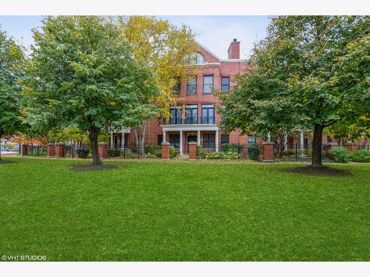 Townhomes Rented Tower Crossing Glenview Illinois, 2053 Valor