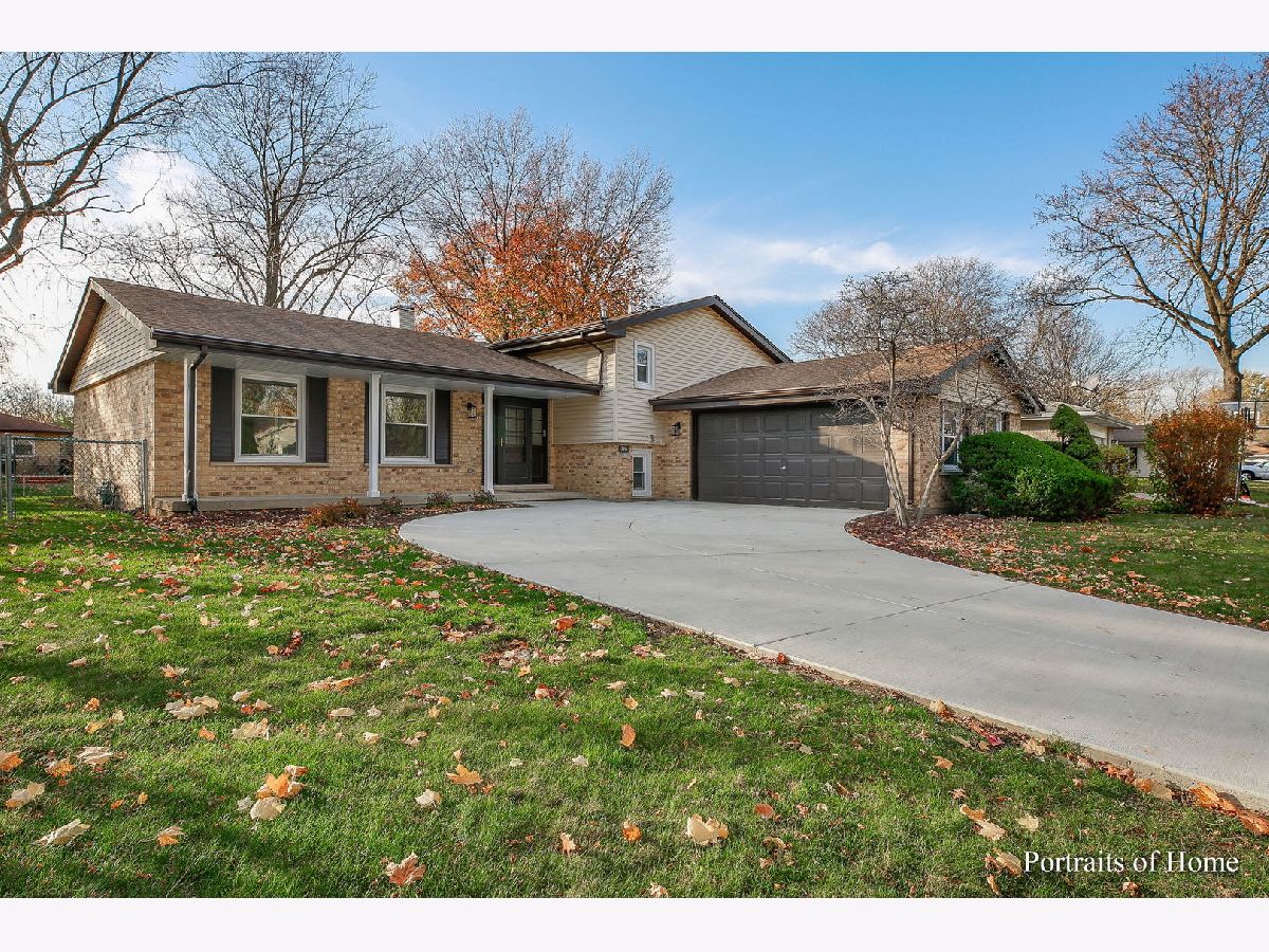 Homes Rented Knottingham Downers Grove Illinois, 7716 Knottingham