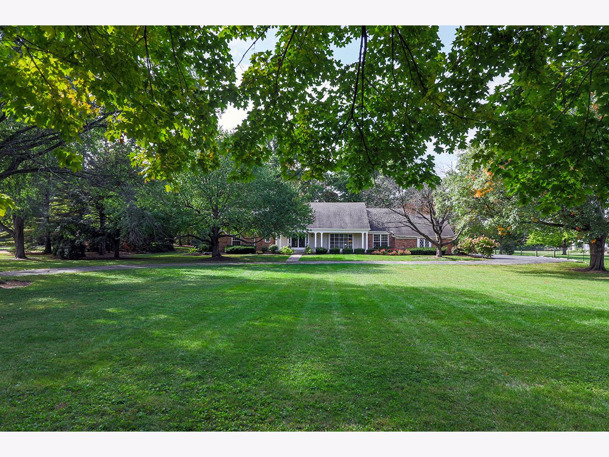 Homes Sold Burr Oaks Naperville Illinois, 8S260 College