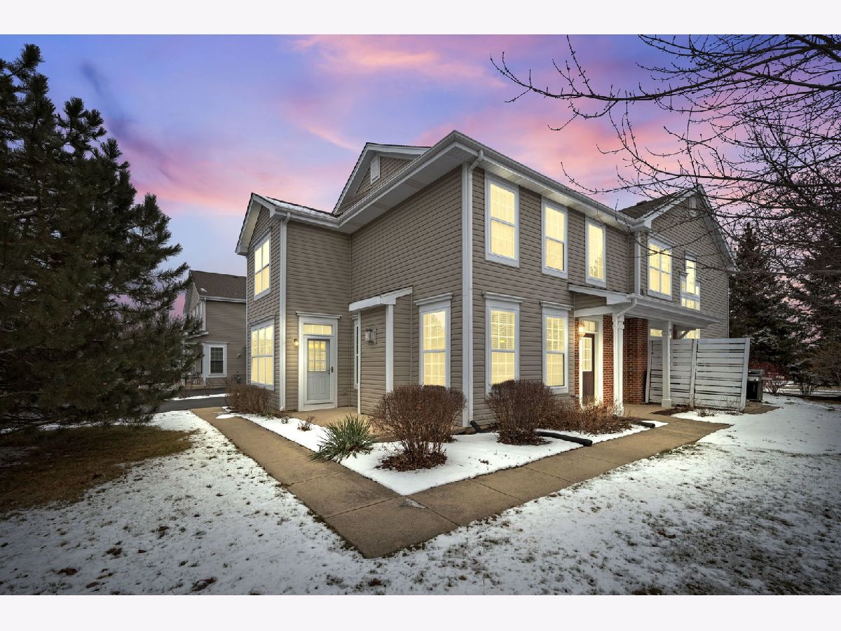 Windsor Pointe Sugar Grove IL, Townhomes & Condos & Homes For Sale