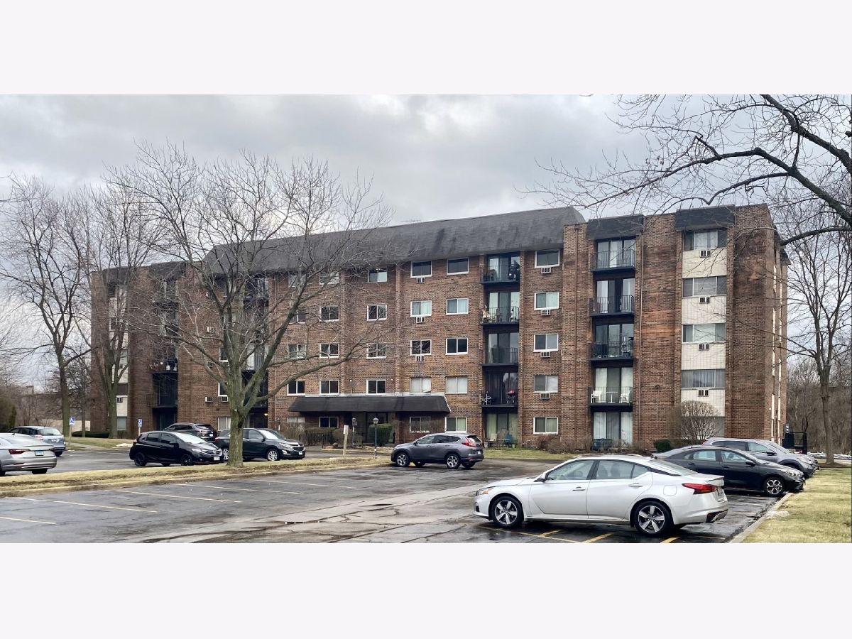 Condominiums & Homes Sold St Joseph Creek Lisle Illinois, 4721 Saint Joseph Creek