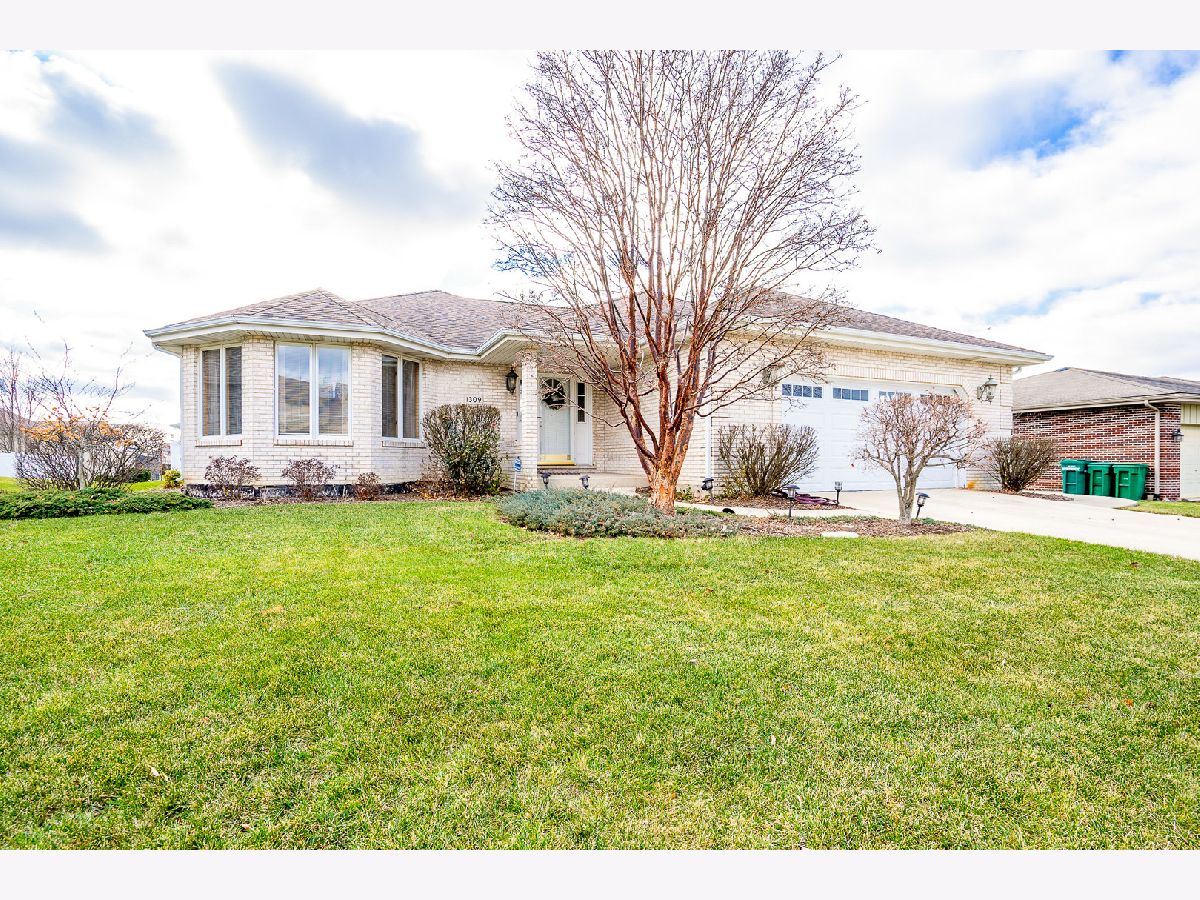 Homes Sold Abbey Glen Lockport Illinois, 1309 Newbridge