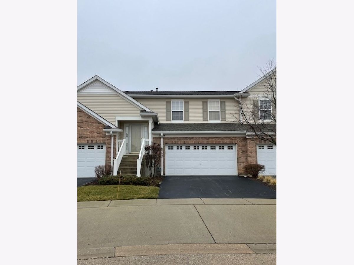 Townhomes & Condos Rented Canterbury Place Algonquin Illinois, 2644 Loren
