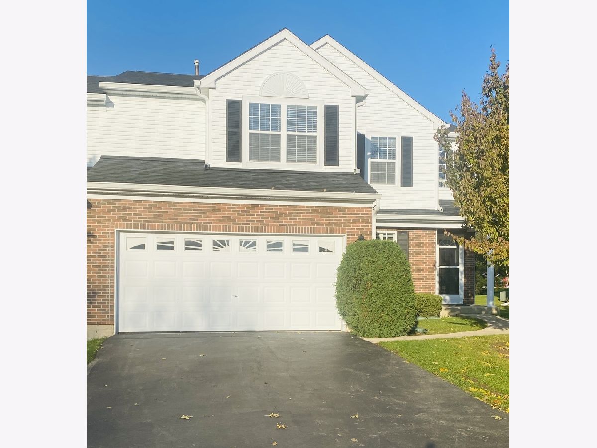 Homes & Townhomes Rented Sterling Manor Geneva Illinois, 2983 Caldwell