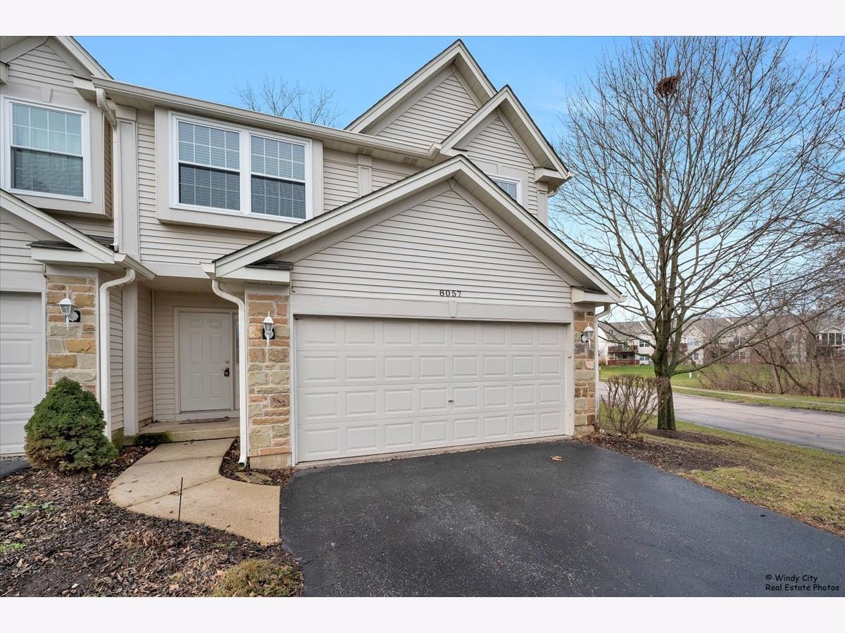 Townhomes Sold Sierra Woods Carpentersville Illinois, 8057 Sierra Woods