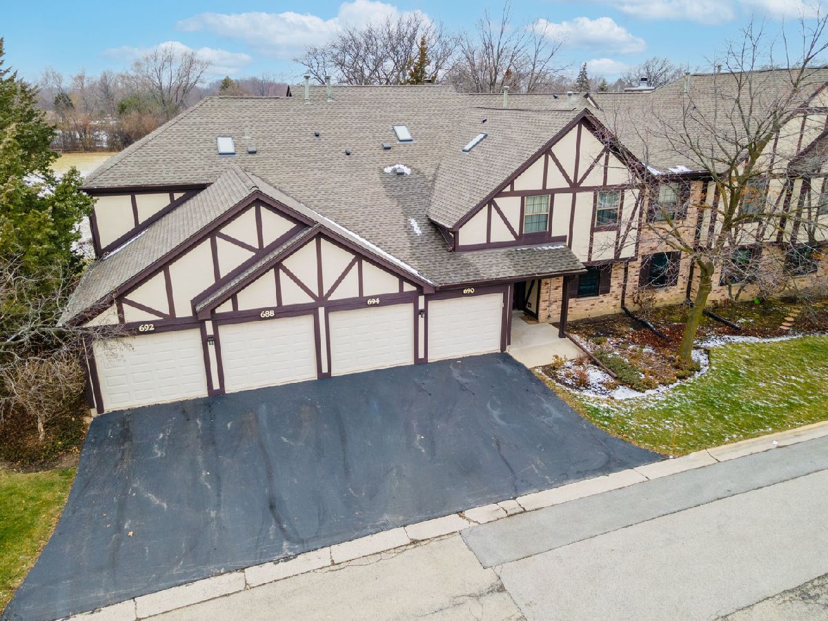 Elizabeth Park Wood Dale IL, Condos & Townhomes For Sale & For Rent