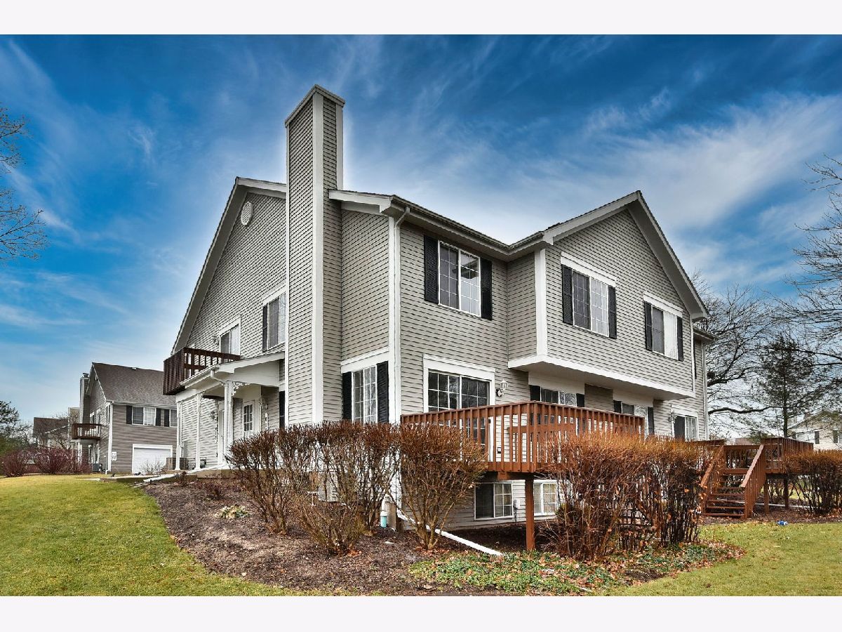 Townhomes & Condos Sold Carriage Homes Of Sandhurst South Elgin Illinois, 415 Lowell