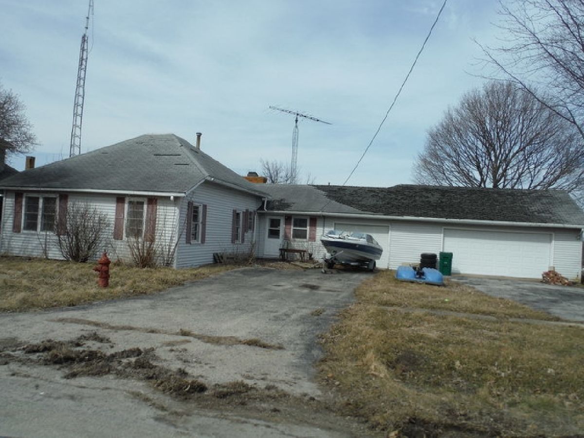  Sold Kinsman Illinois, 300 Elm