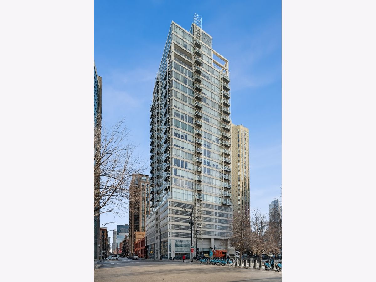 Condominiums Sold Kingsbury On The Park Chicago Illinois, 653 Kingsbury