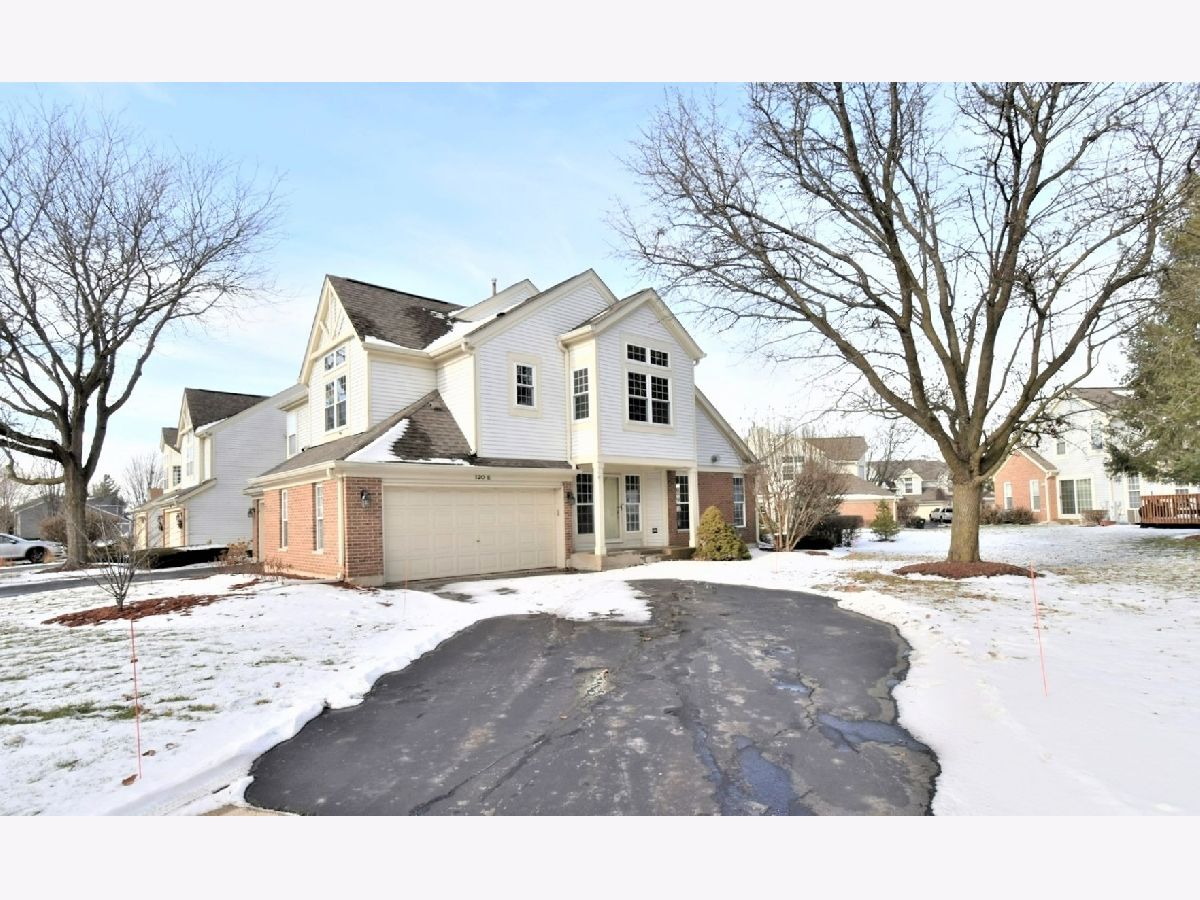 Townhomes Sold Fox Hollow South Elgin Illinois, 120 Ione