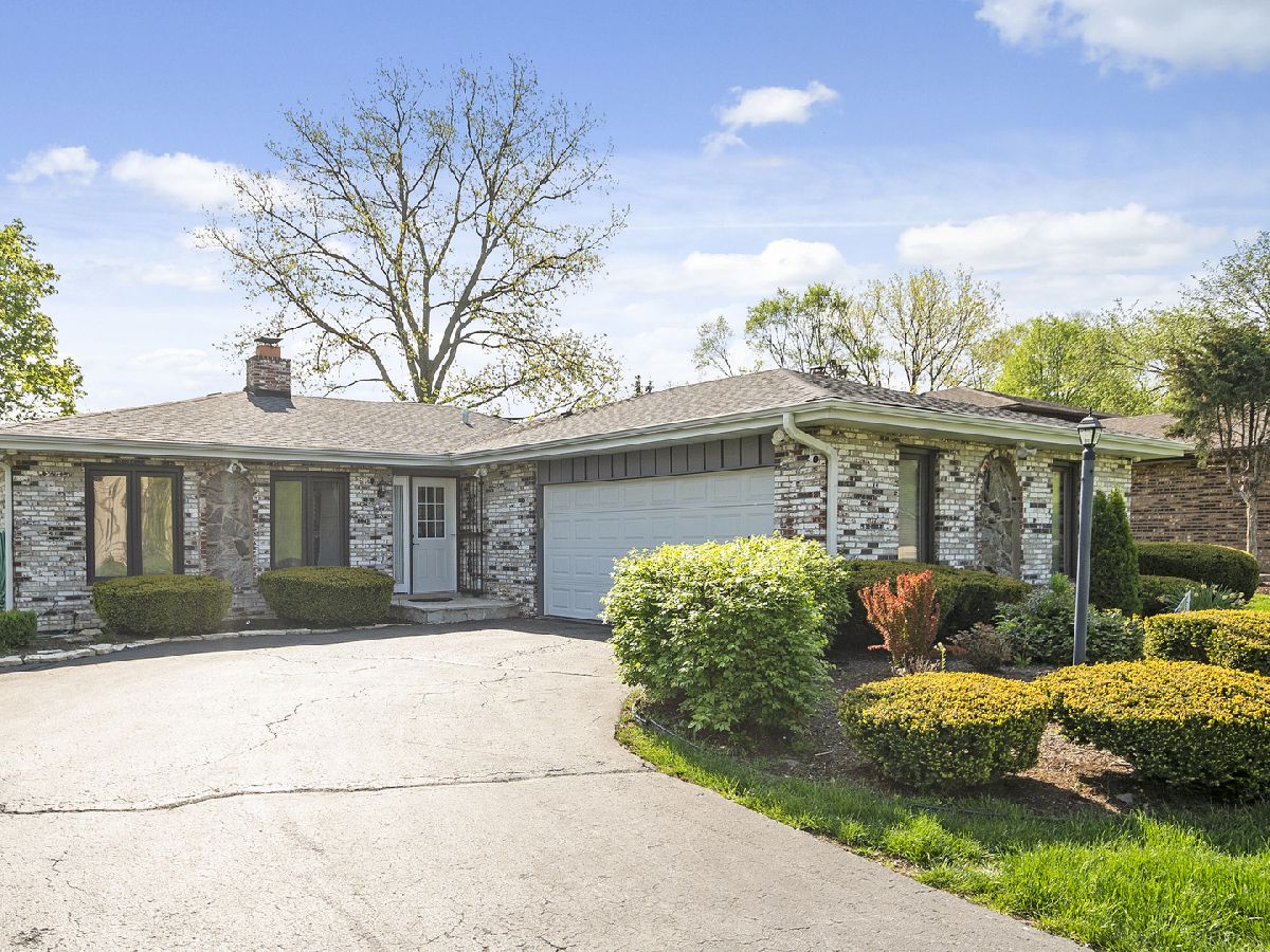 Homes Rented Willow On The Hill Willow Springs Illinois, 8128 Scenic