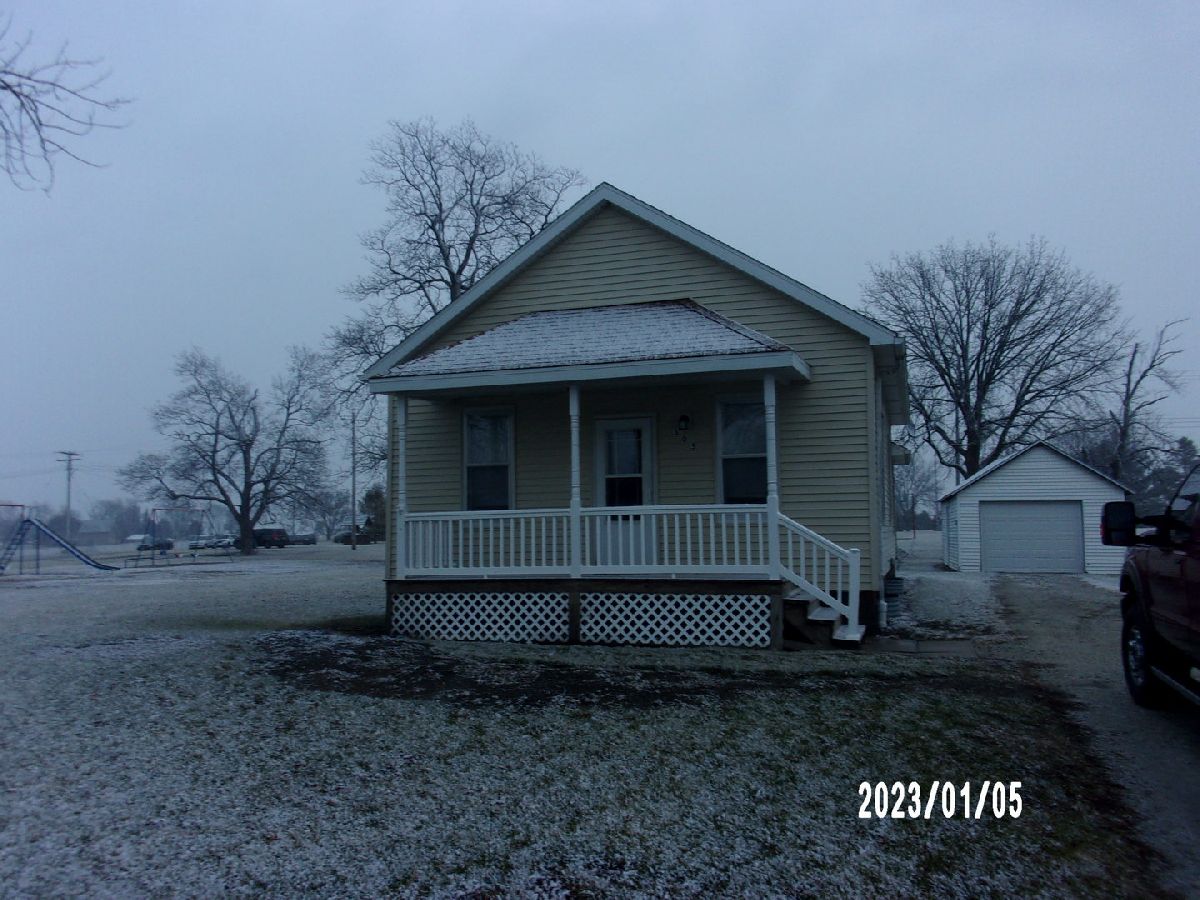  Sold Danforth Illinois, 305 Central