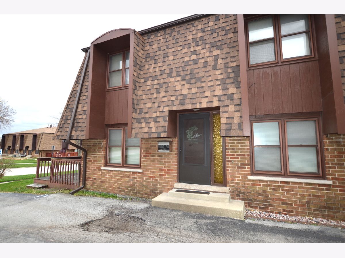 Condos & Townhomes Rented Ronne Tree Alsip Illinois, 12762 Kenneth
