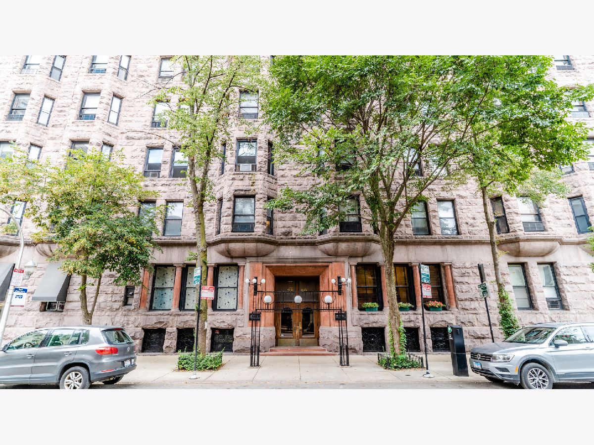 Condominiums Sold The Brewster Chicago Illinois, 2800 Pine Grove