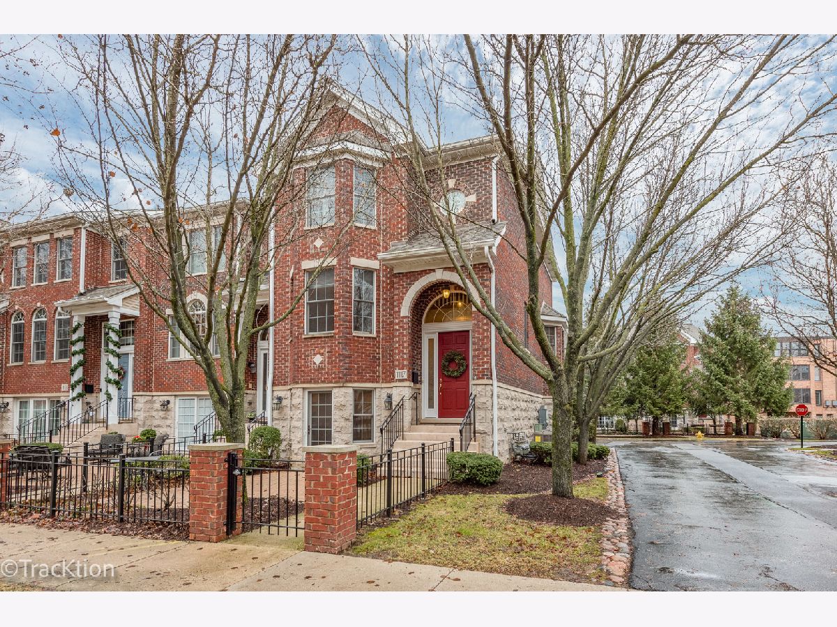 Townhomes Sold Georgian Courts Downers Grove Illinois, 1117 Gilbert