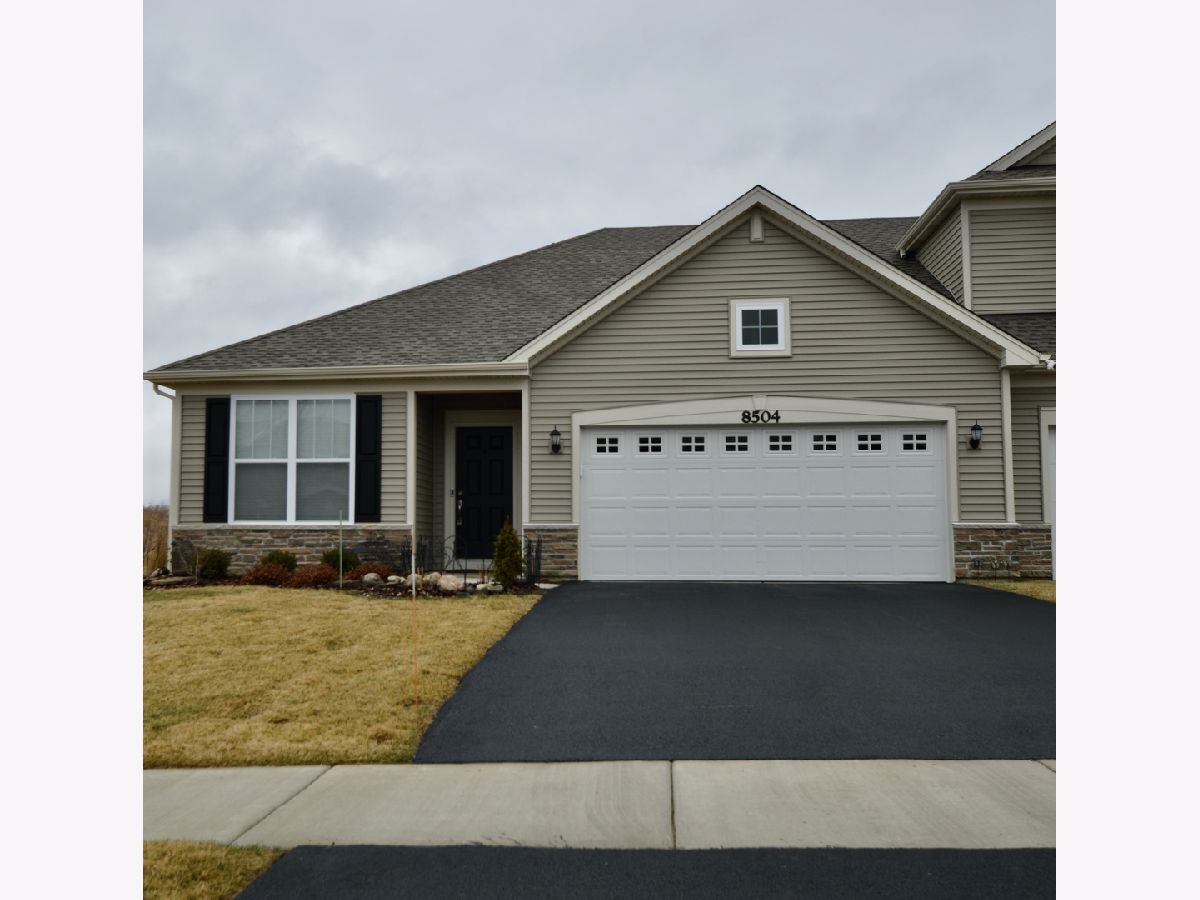 Townhomes & Homes Rented Meadows Of West Bay Wonder Lake Illinois, 8504 Redbud